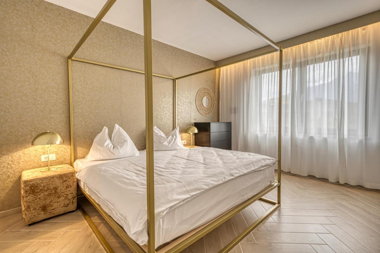 Goldfinger + Suites Lana Esterno foto